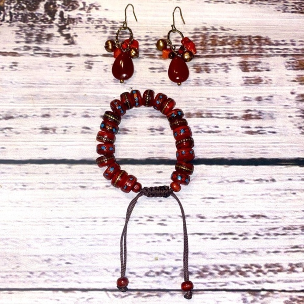 Bracelet and earring set